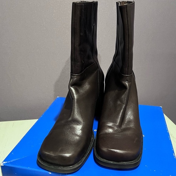 White Mountain Brown Leather Boots with Chunky Block Heel and Zipper - Picture 2 of 8